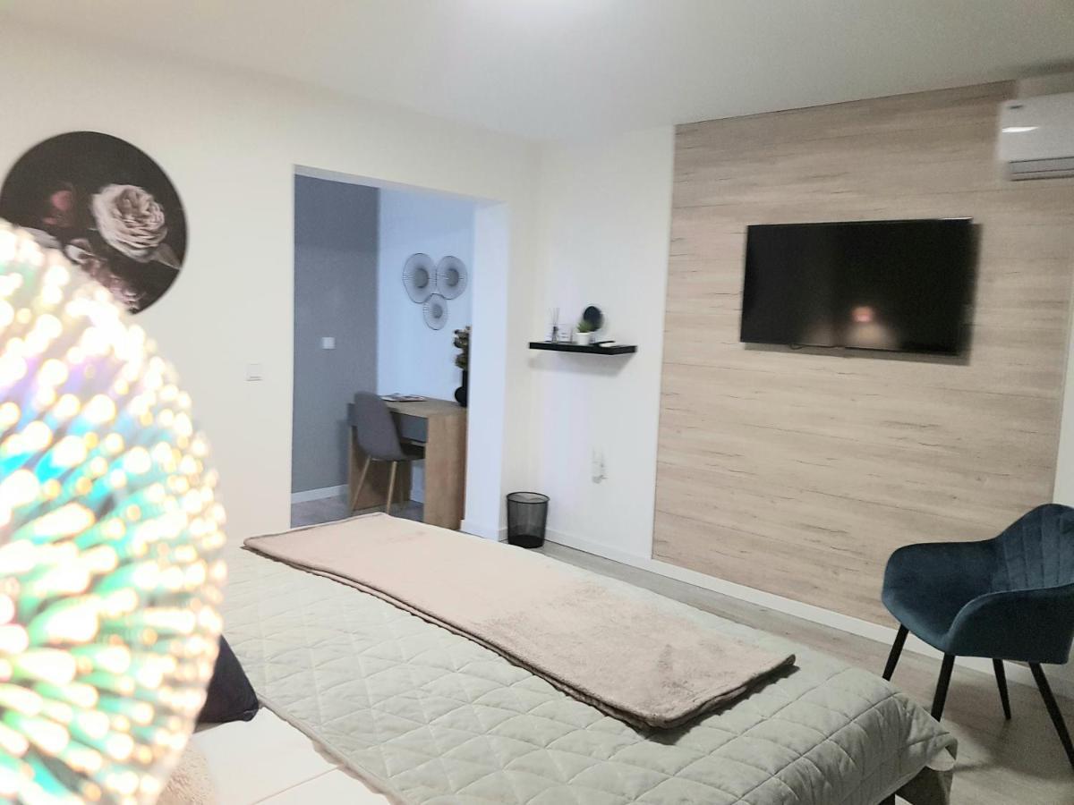 Rooms Vanteo Korenica Eksteriør billede